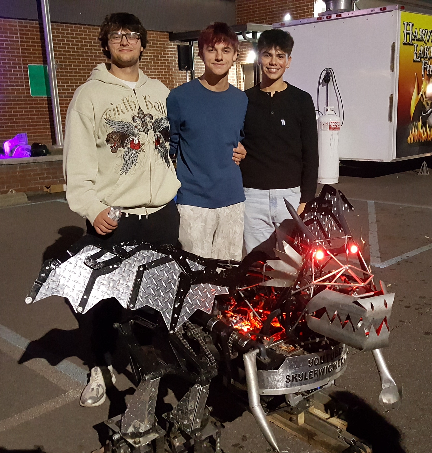 16 (70)